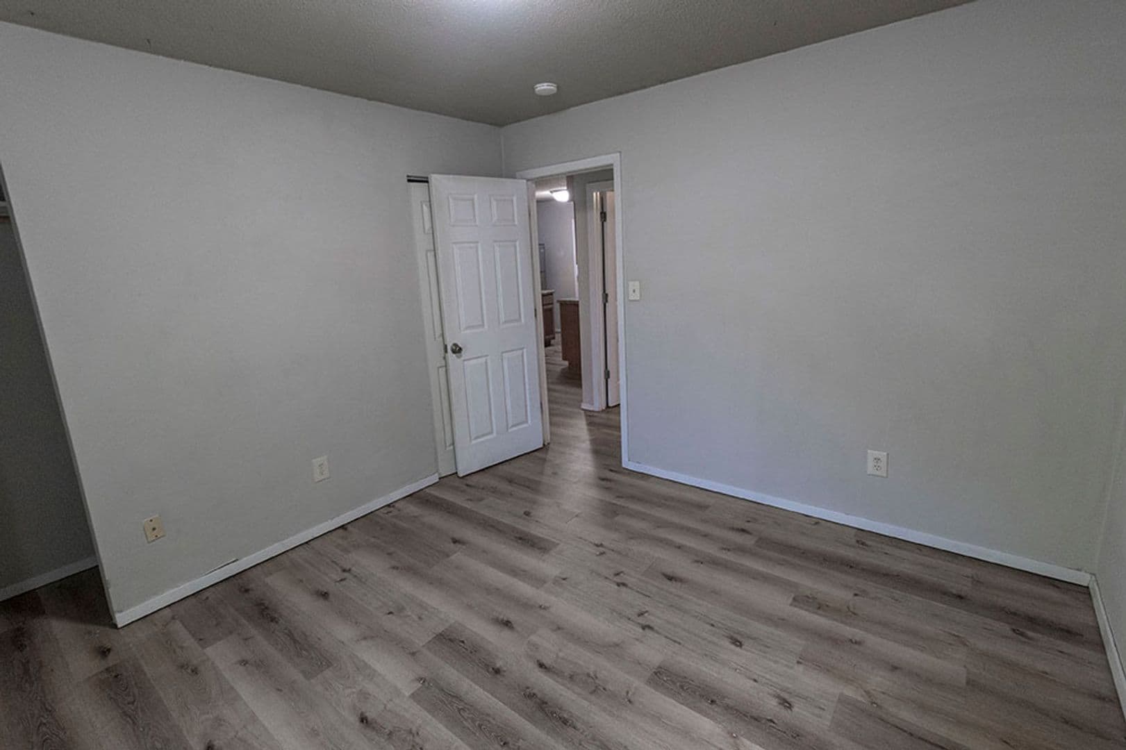 Columbia House: 216 Wheaton Ct