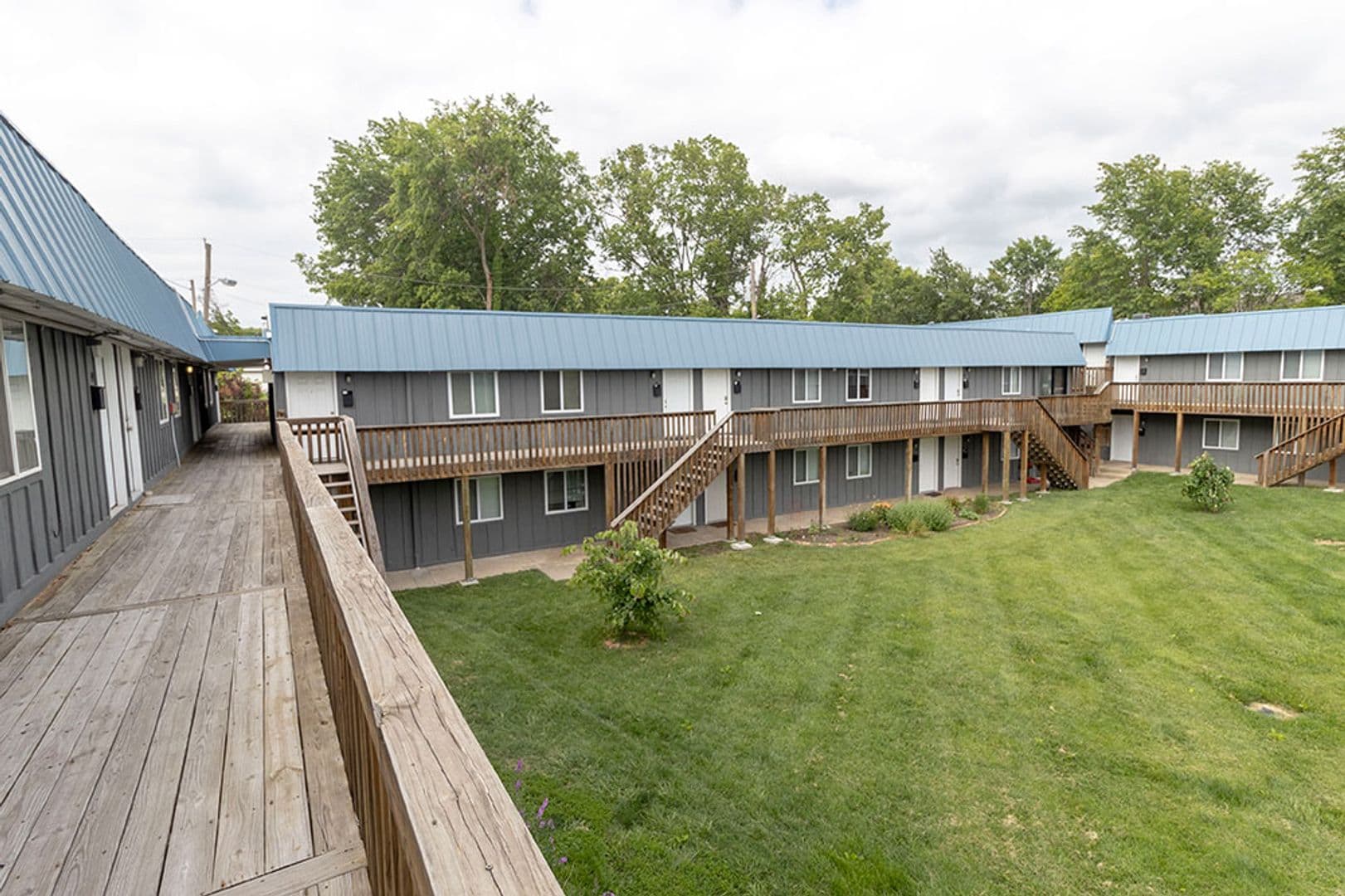 Columbia House: 105 N Garth Ave #24