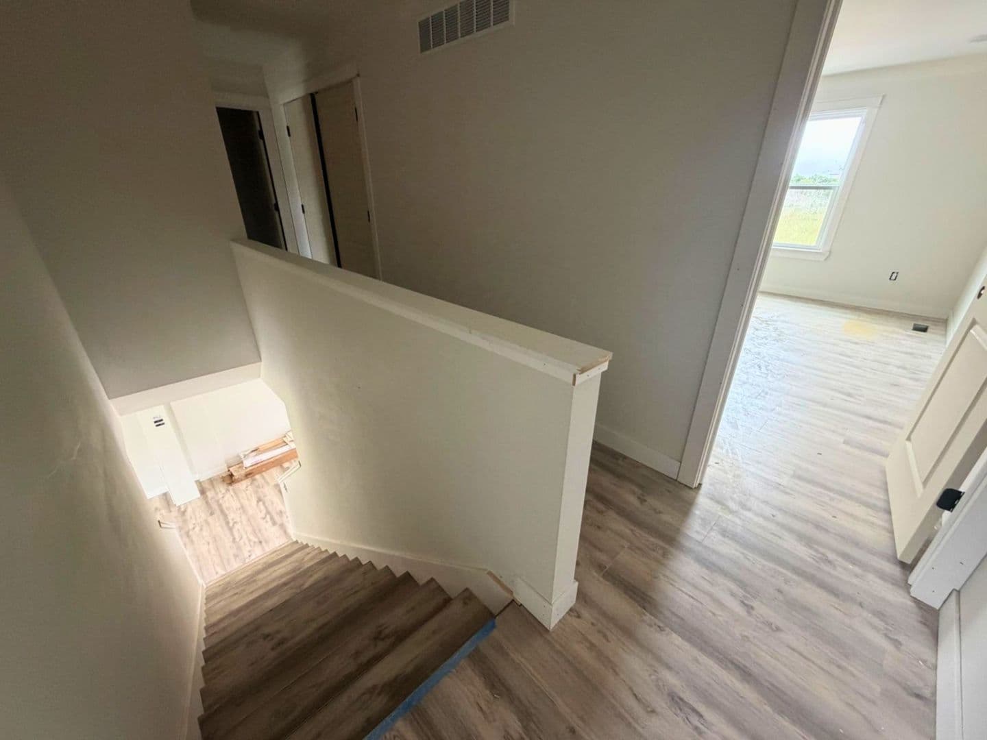 Columbia House: 5000 Derby Ridge Dr - 503