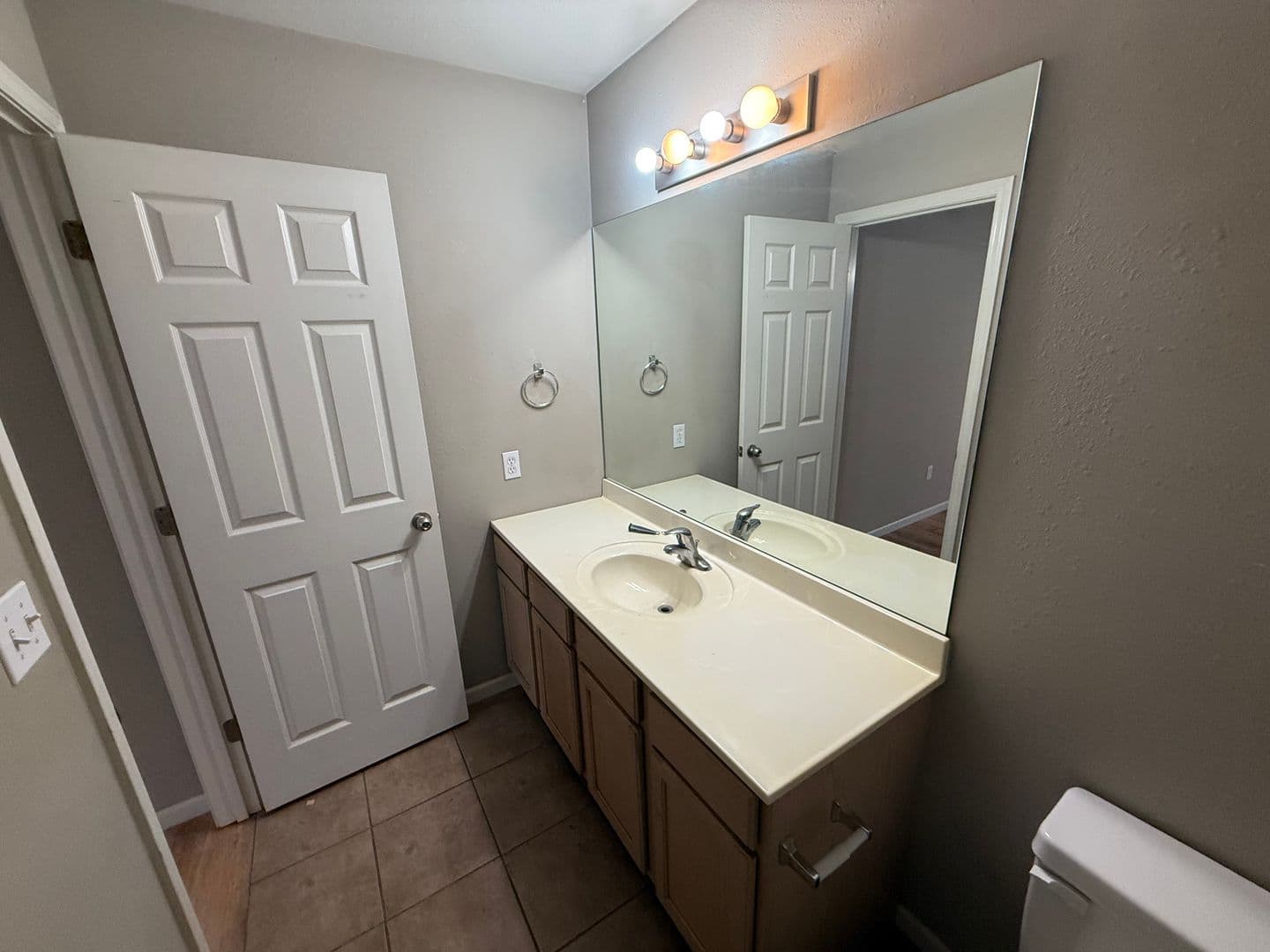 Columbia House: 4006 Snowy Owl Drive