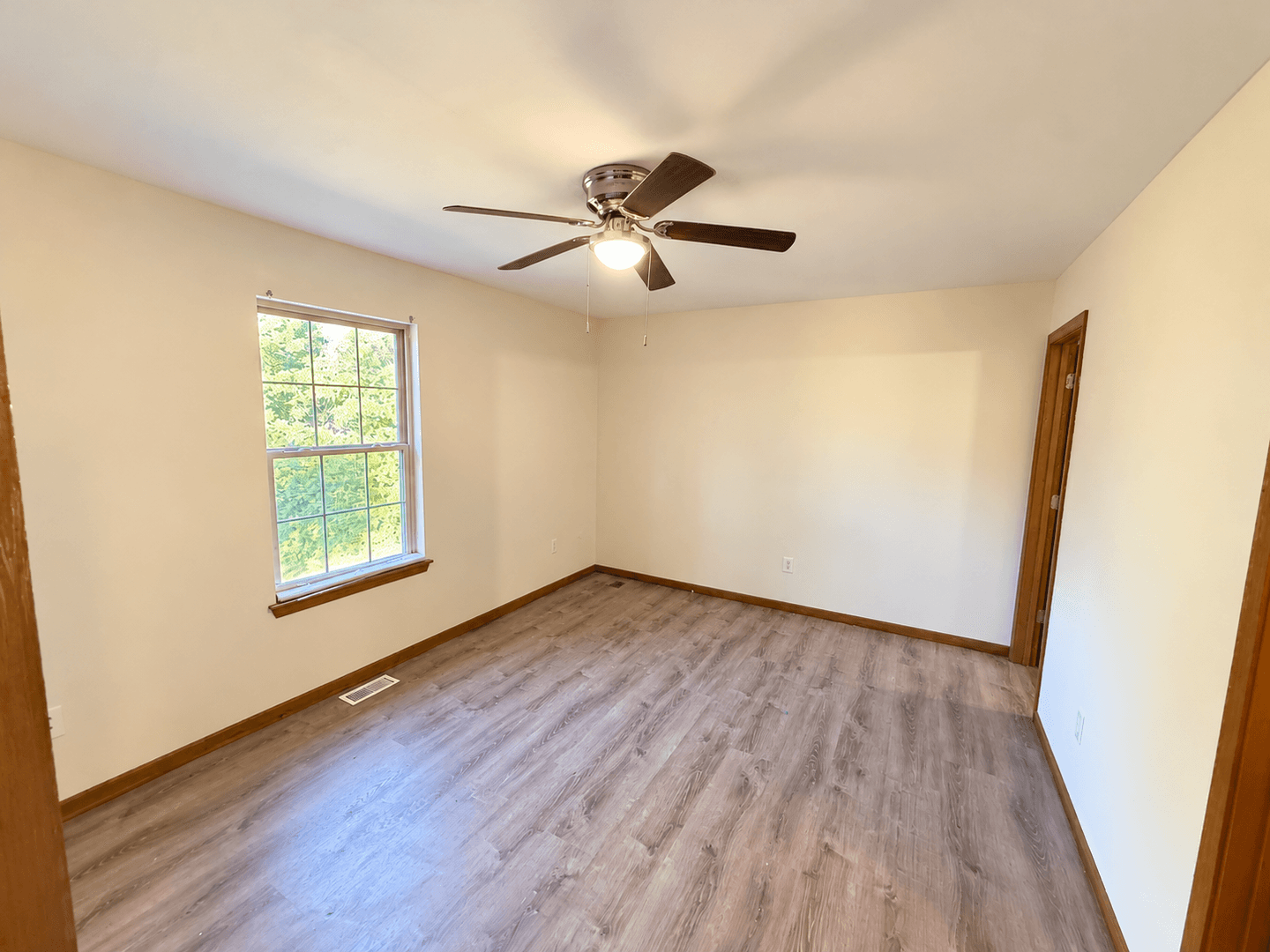 Columbia House: 2119 Ballenger Ln