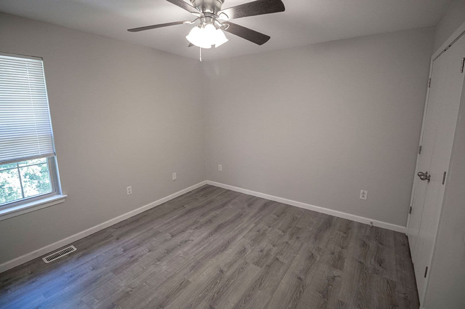 Columbia House: 1405 Greensboro Dr
