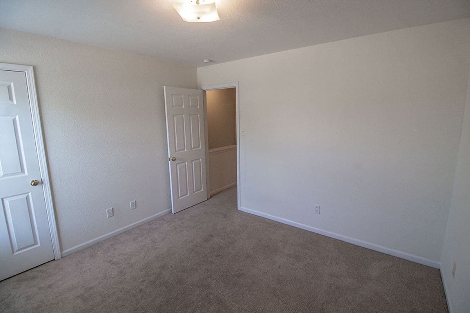 Columbia Apartment: 5200-5202 Tessa Way