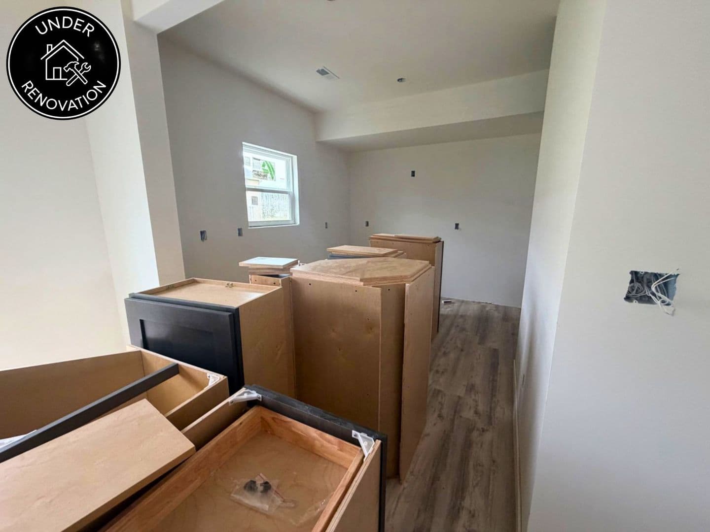 Columbia House: 5000 Derby Ridge Dr - 504