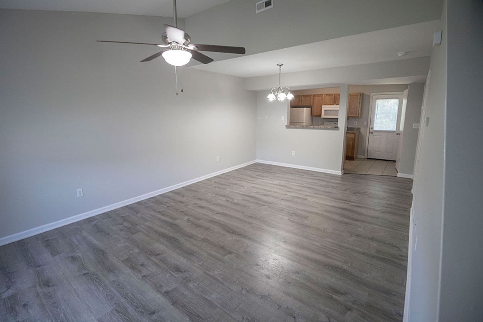 Columbia House: 1405 Greensboro Dr