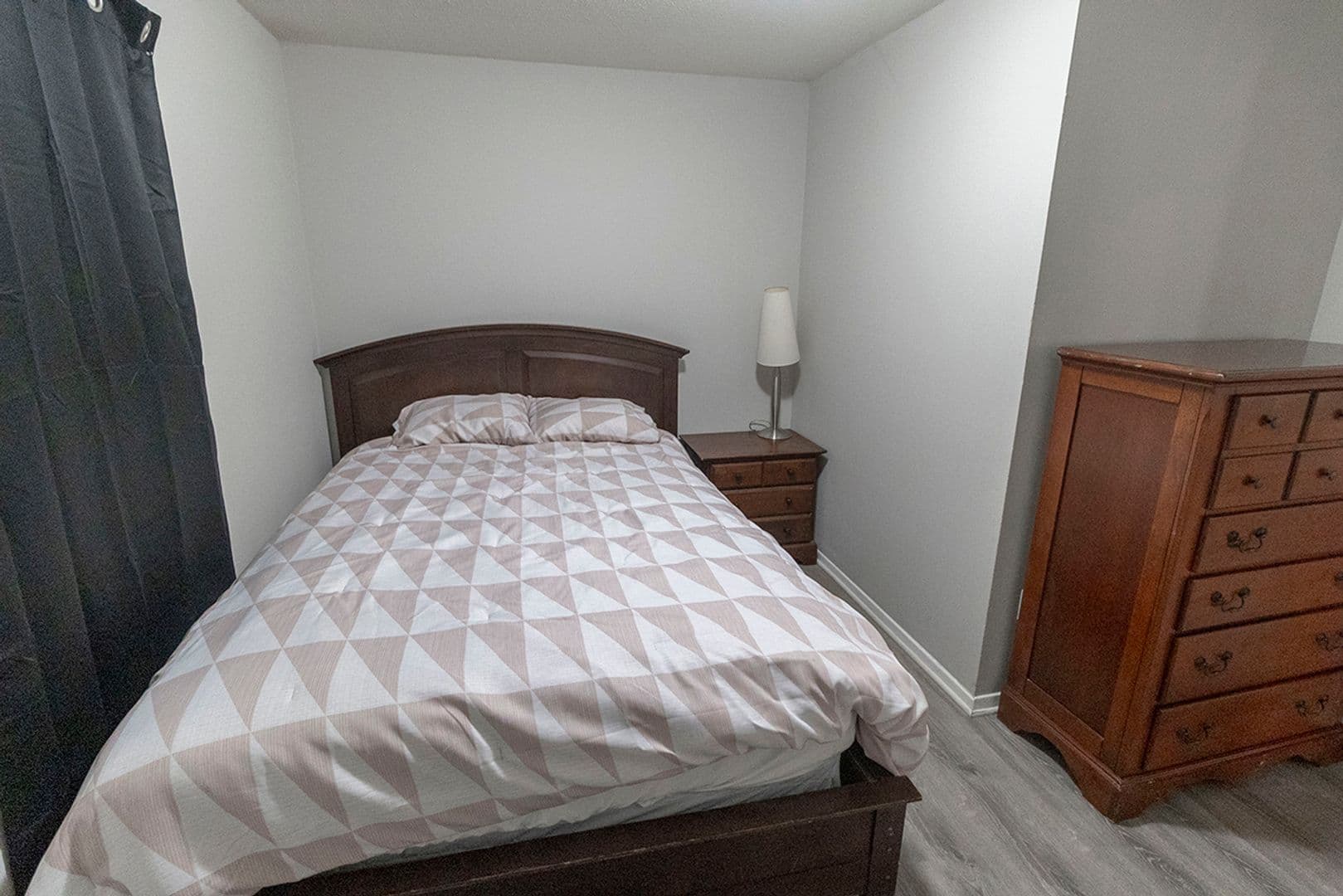 Columbia House: 204 Wheaton Ct