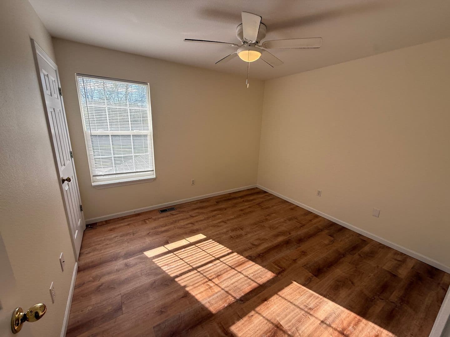 Columbia House: 1326 N Frideriki Dr