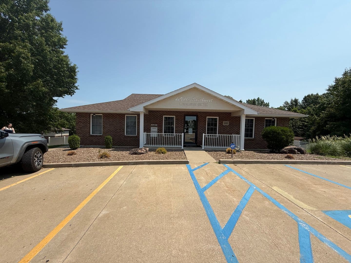 Jefferson City House: 903 Southwest Blvd H