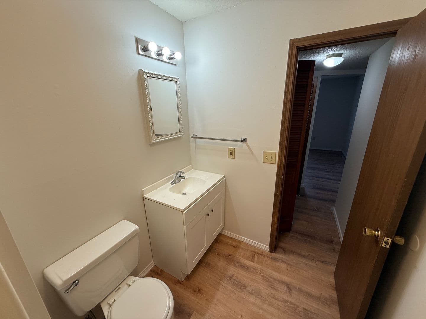 Columbia Apartment: 420 N East Park Ln