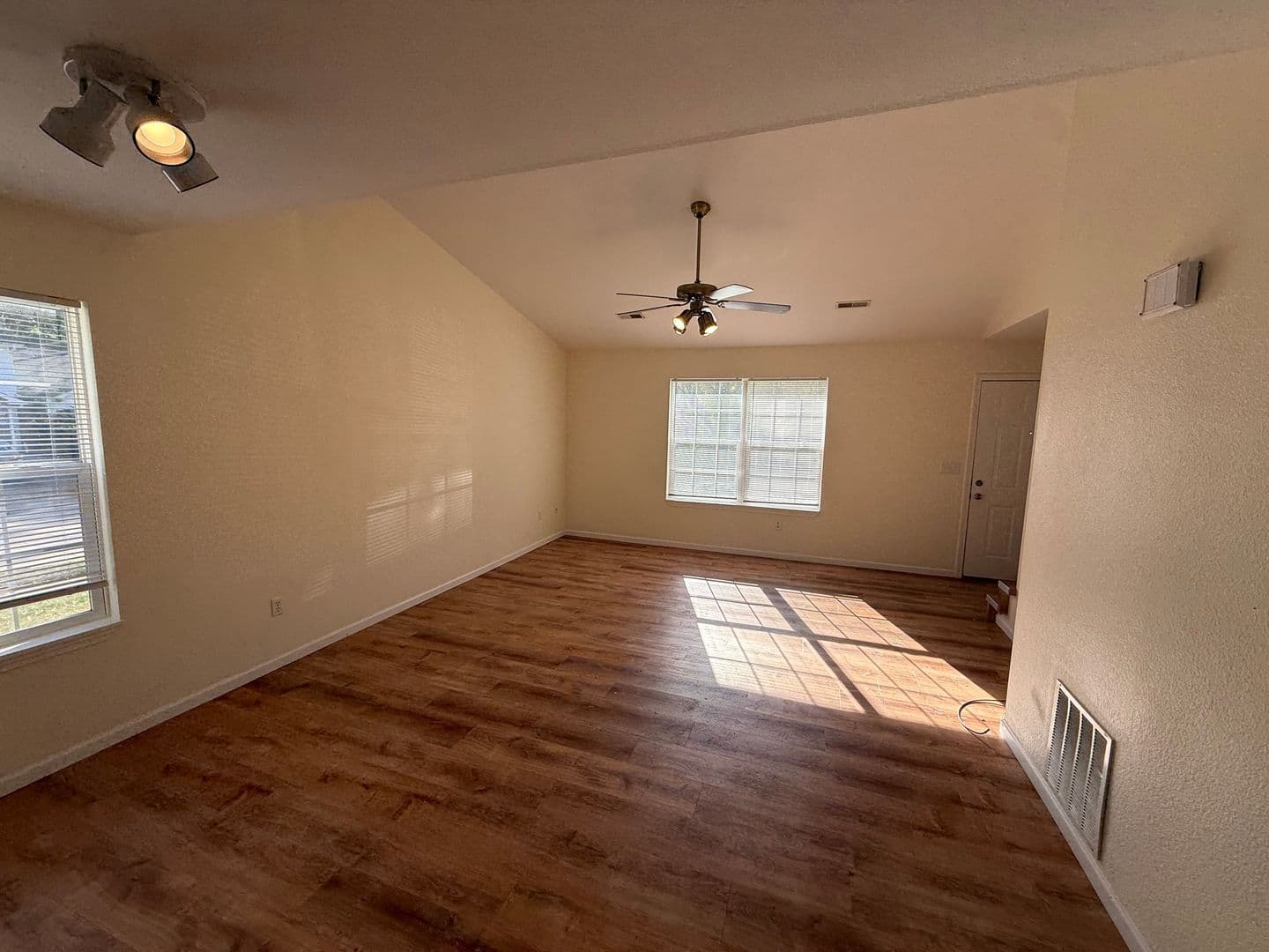 Columbia House: 1326 N Frideriki Dr