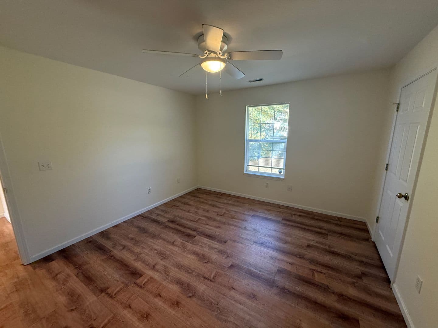 Columbia House: 1326 N Frideriki Dr