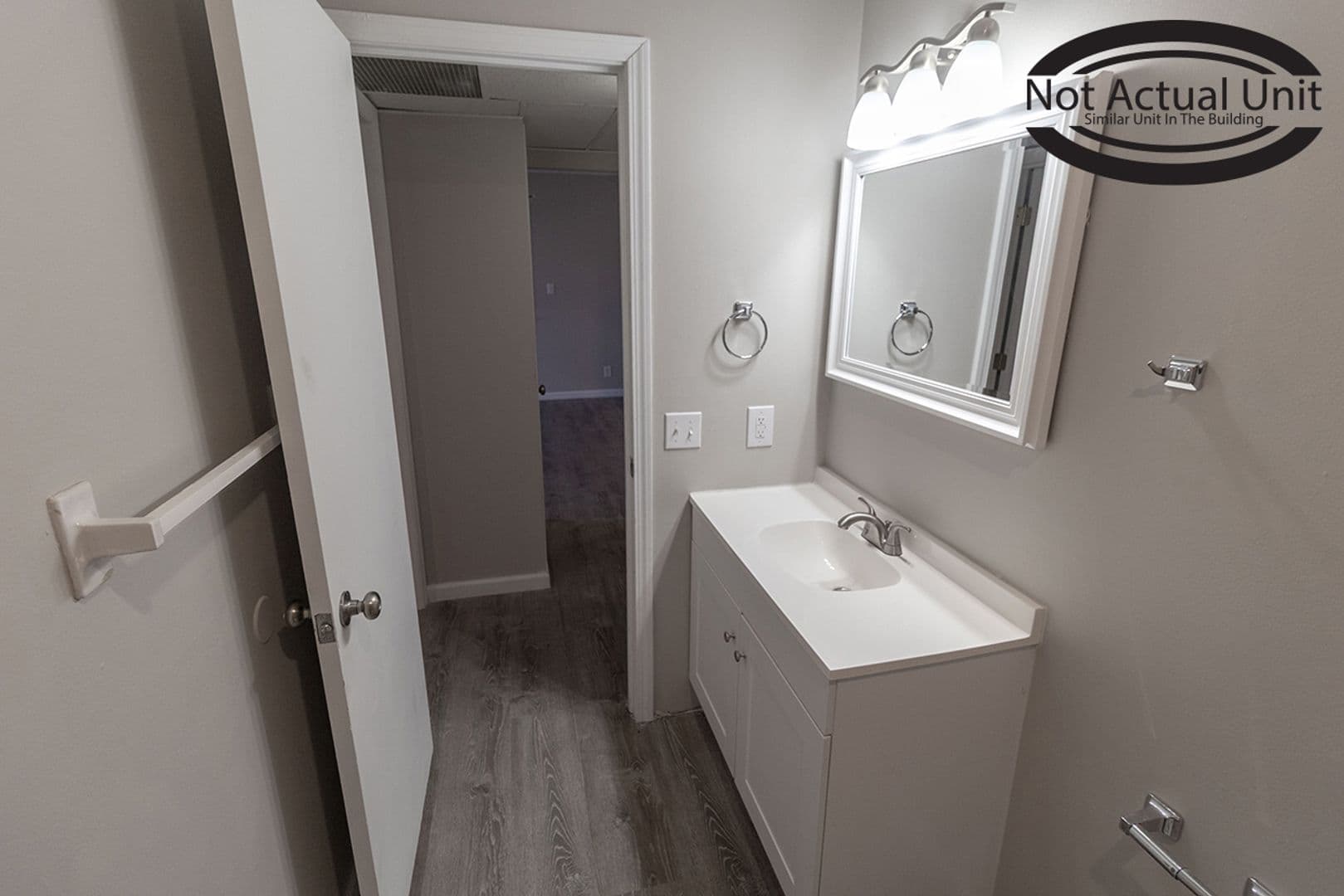 Columbia Apartment: 3408 Balboa Ln #48