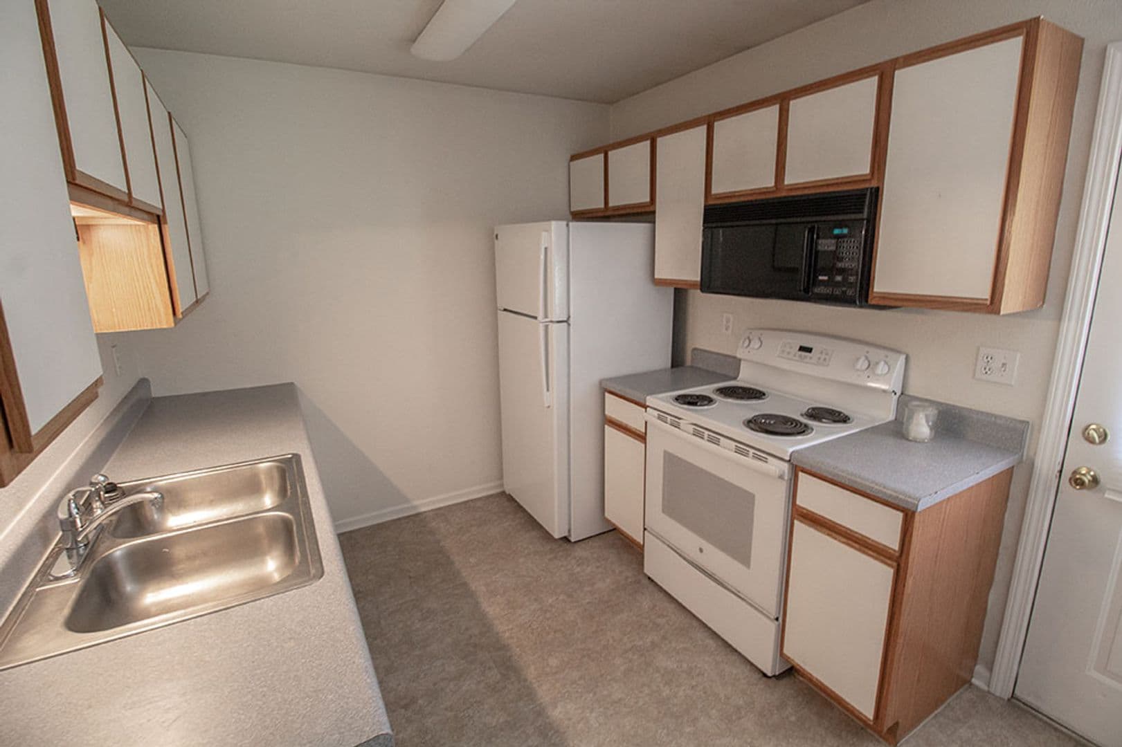Columbia Apartment: 5200-5202 Tessa Way