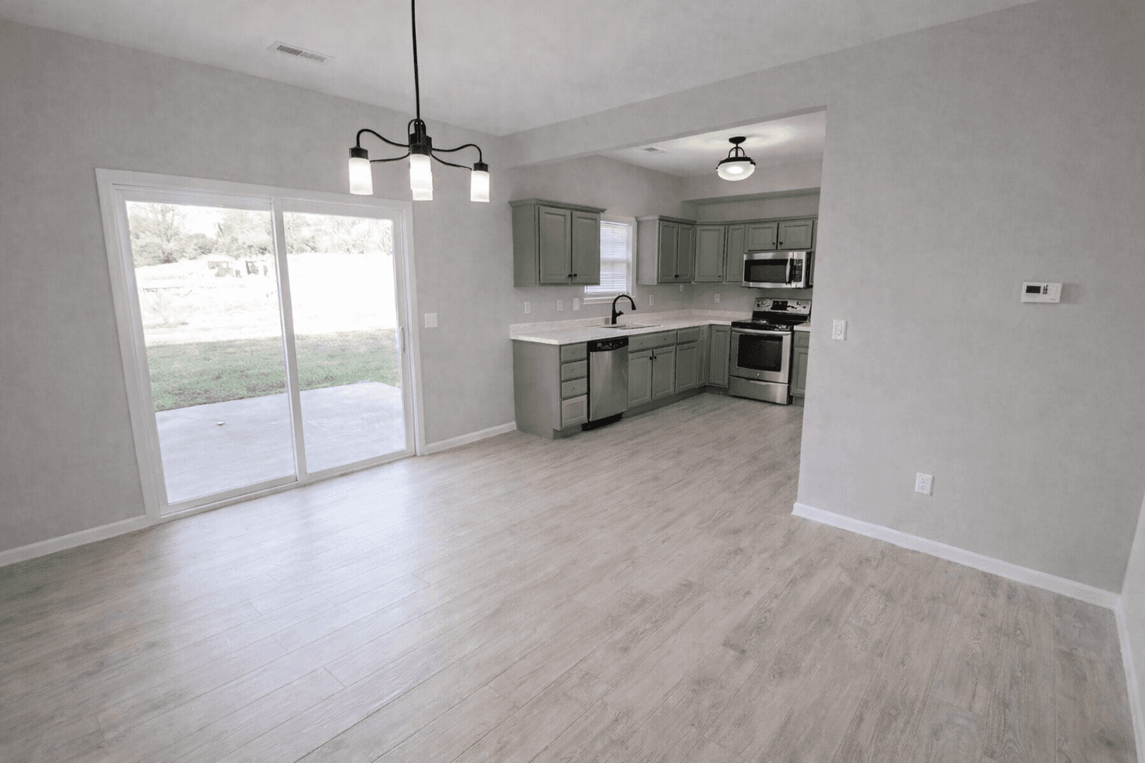 Columbia House: 5000 Derby Ridge Dr - 503