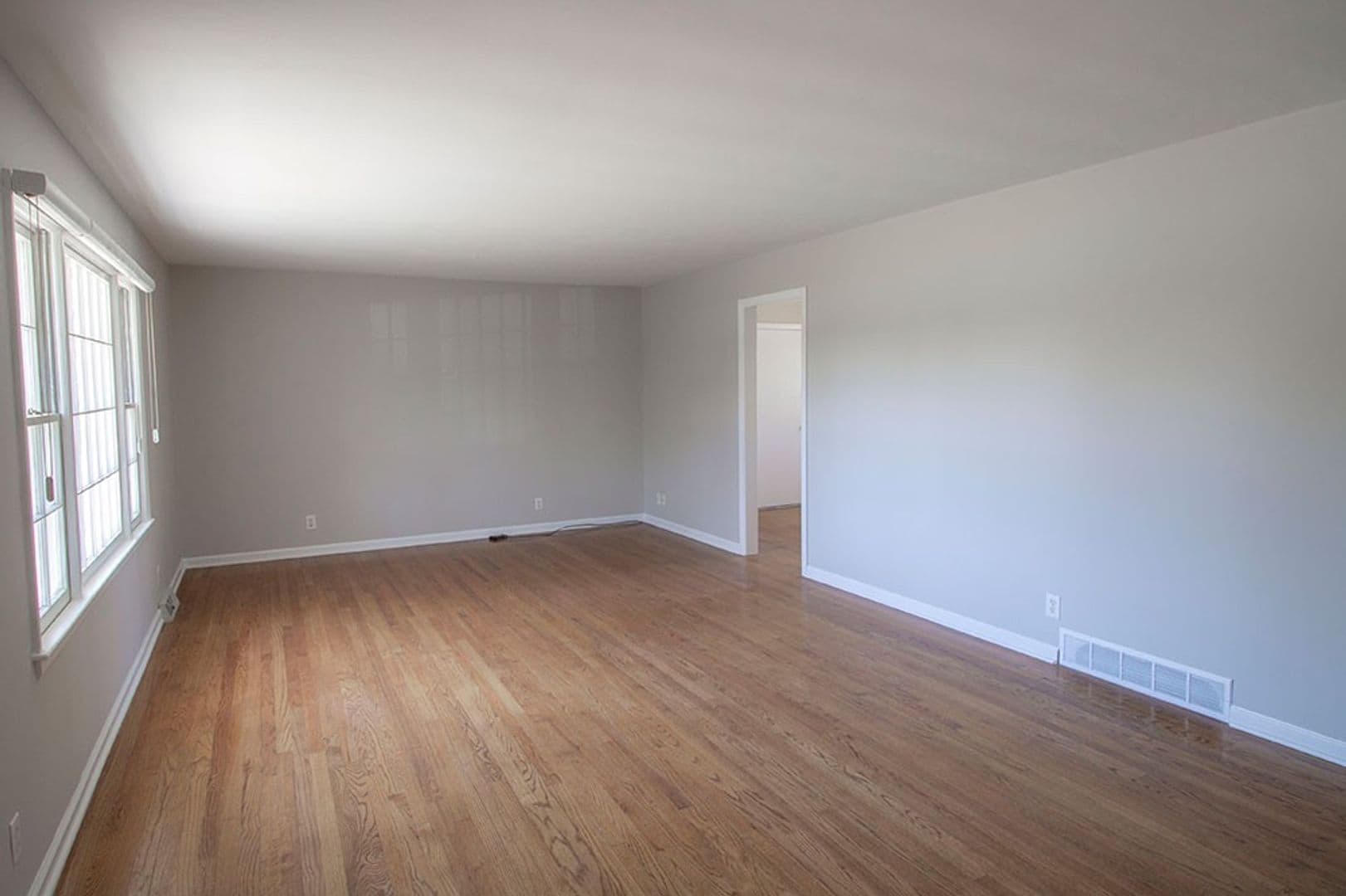 Columbia House: 2207 Bushnell Dr