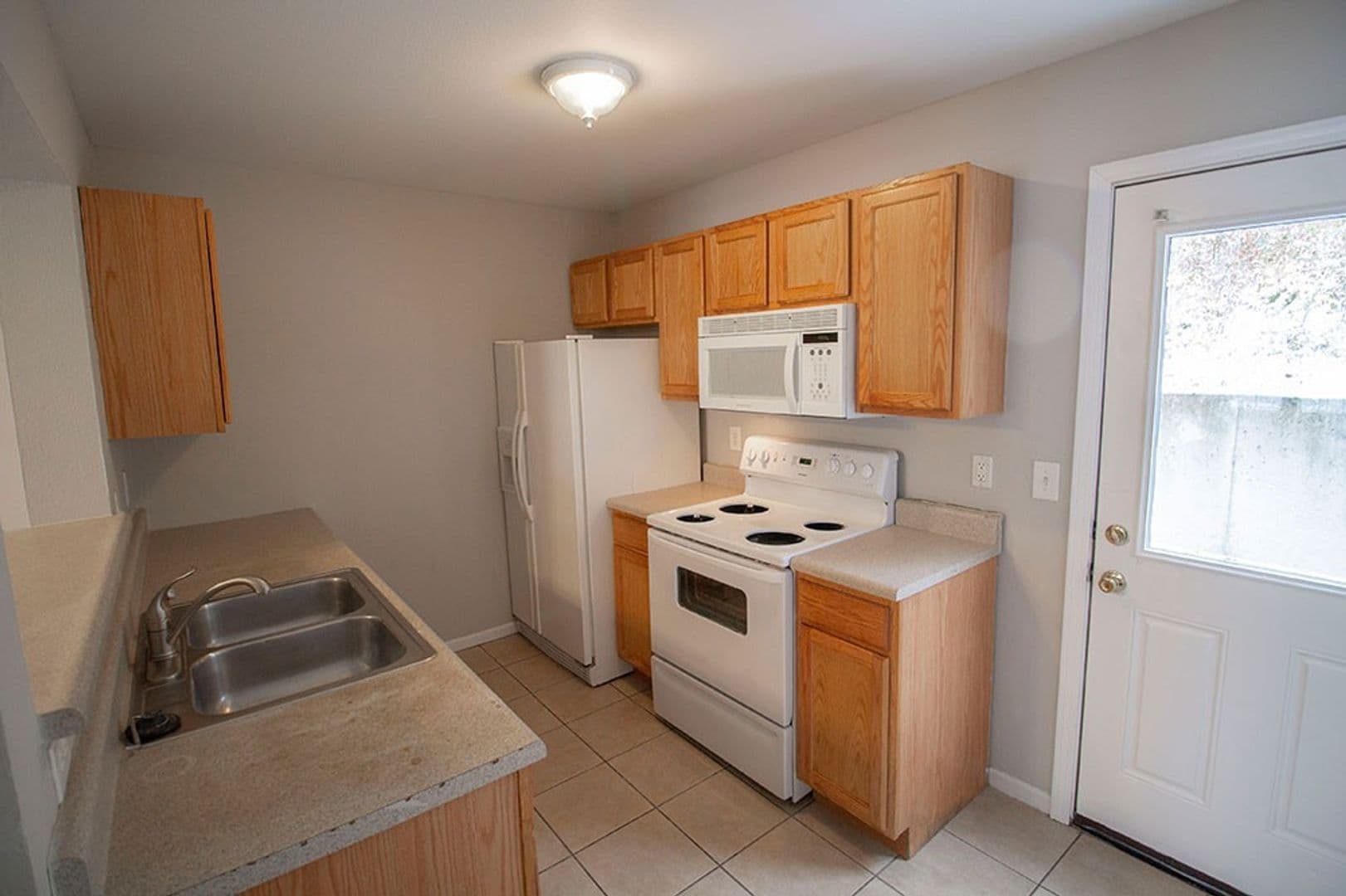 Columbia House: 1413 Greensboro Dr