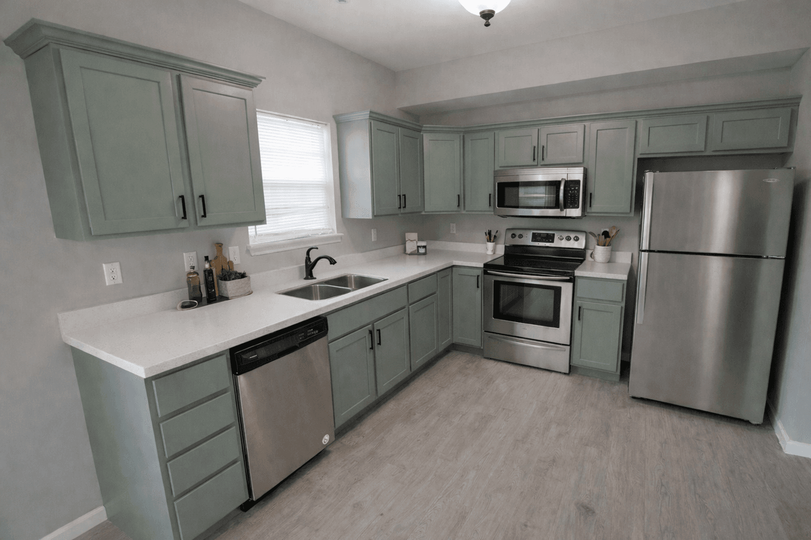 Columbia House: 5000 Derby Ridge Dr - 503