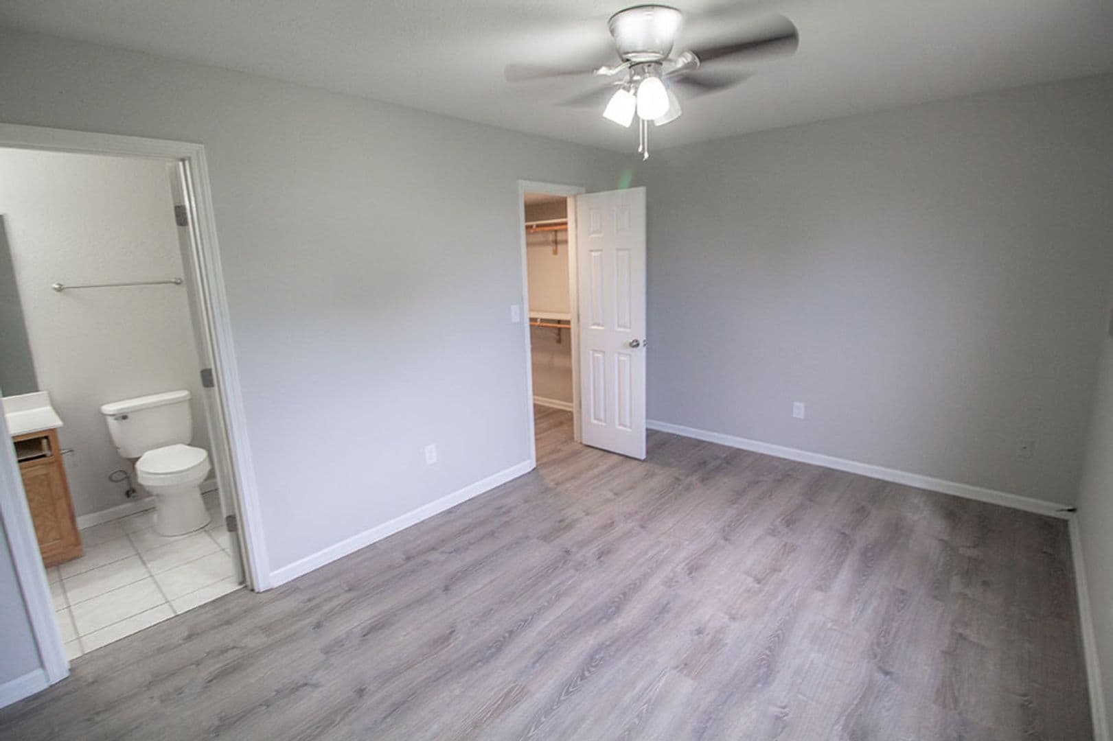Columbia House: 1602 High Quest Cir