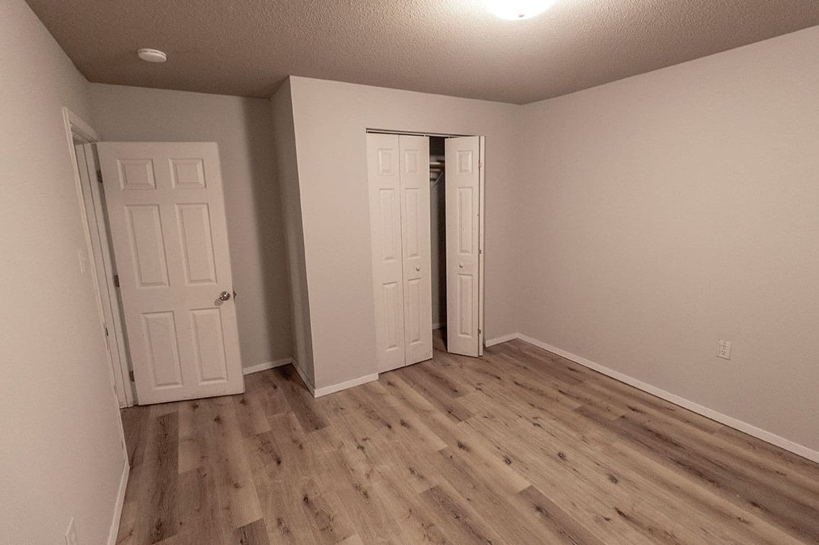 Columbia House: 216 Wheaton Ct