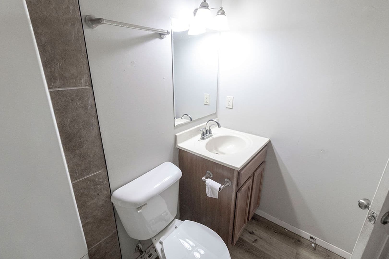 Columbia House: 216 Wheaton Ct