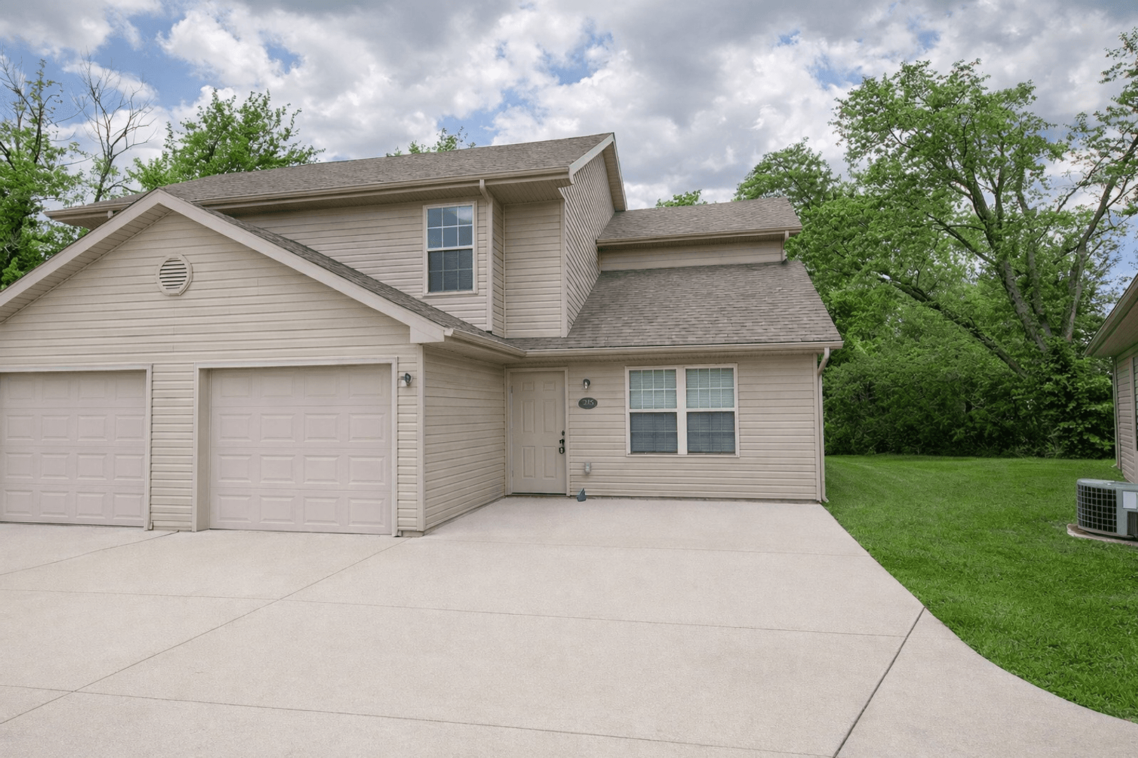 Columbia House: 2119 Ballenger Ln