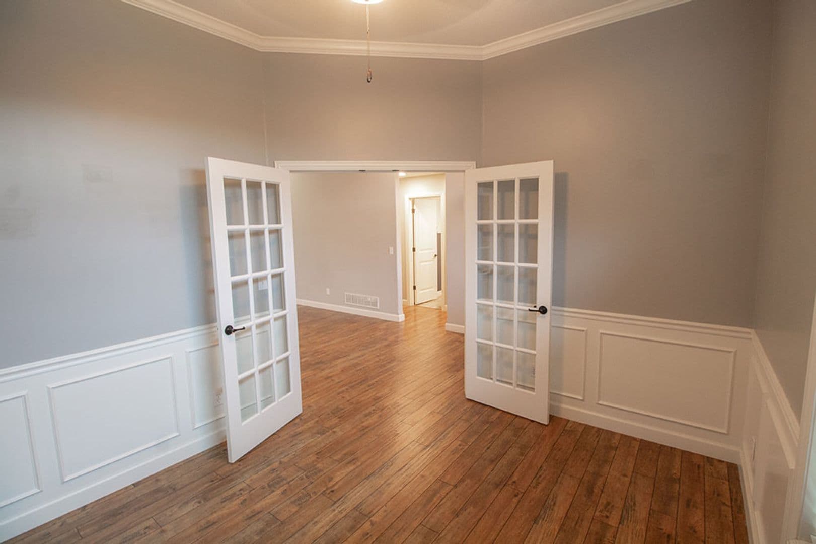 Columbia House: 7504 Wellford Ct
