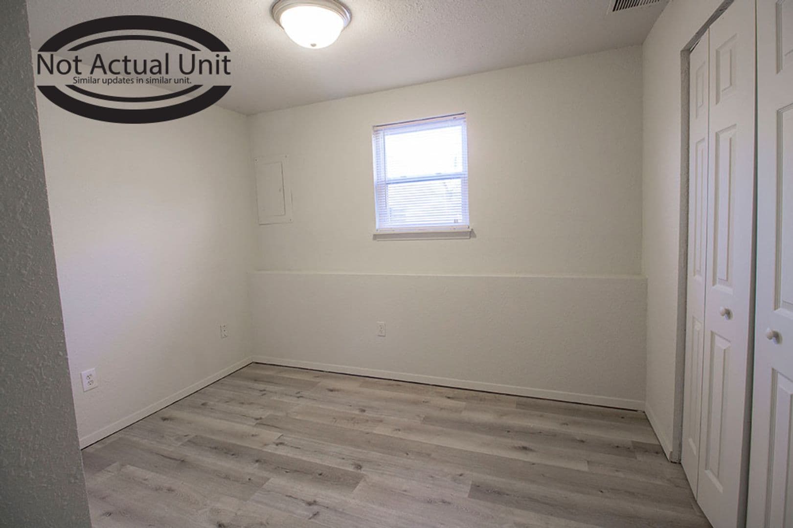 Columbia House: 1013 W Ash St