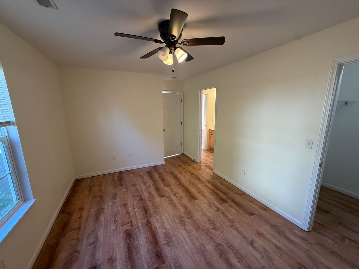 Columbia House: 1326 N Frideriki Dr