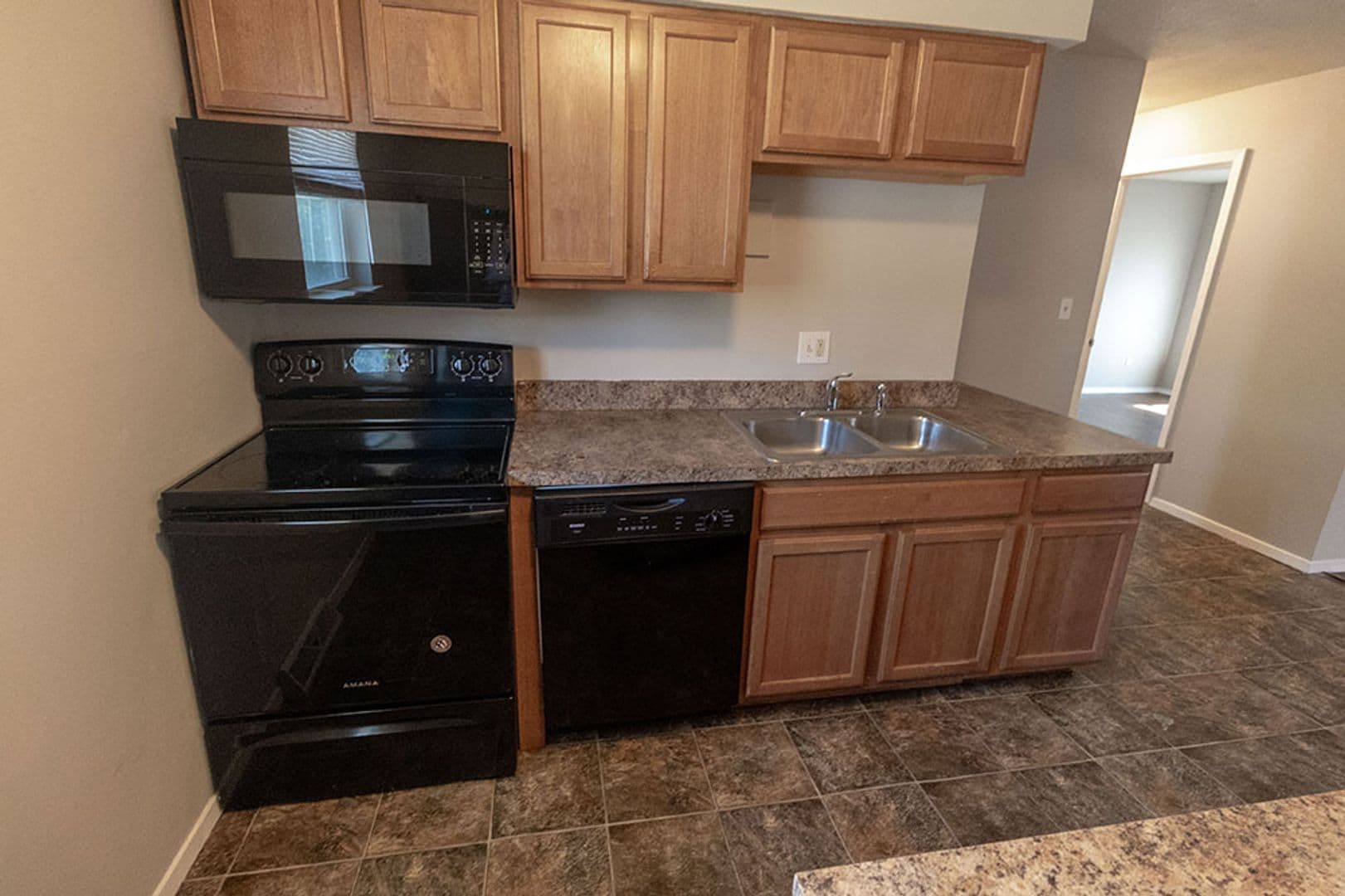Columbia House: 1011 W Ash St