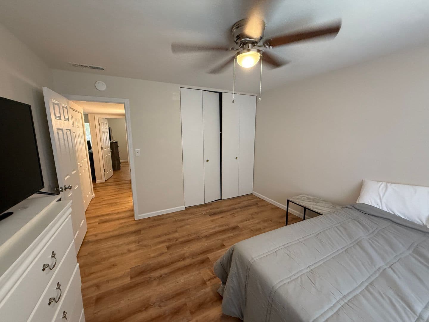 Columbia House: 801 N Ann St #10