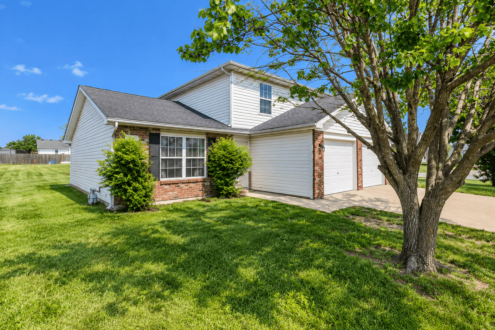 Columbia House: 1421 Risen Star Ct