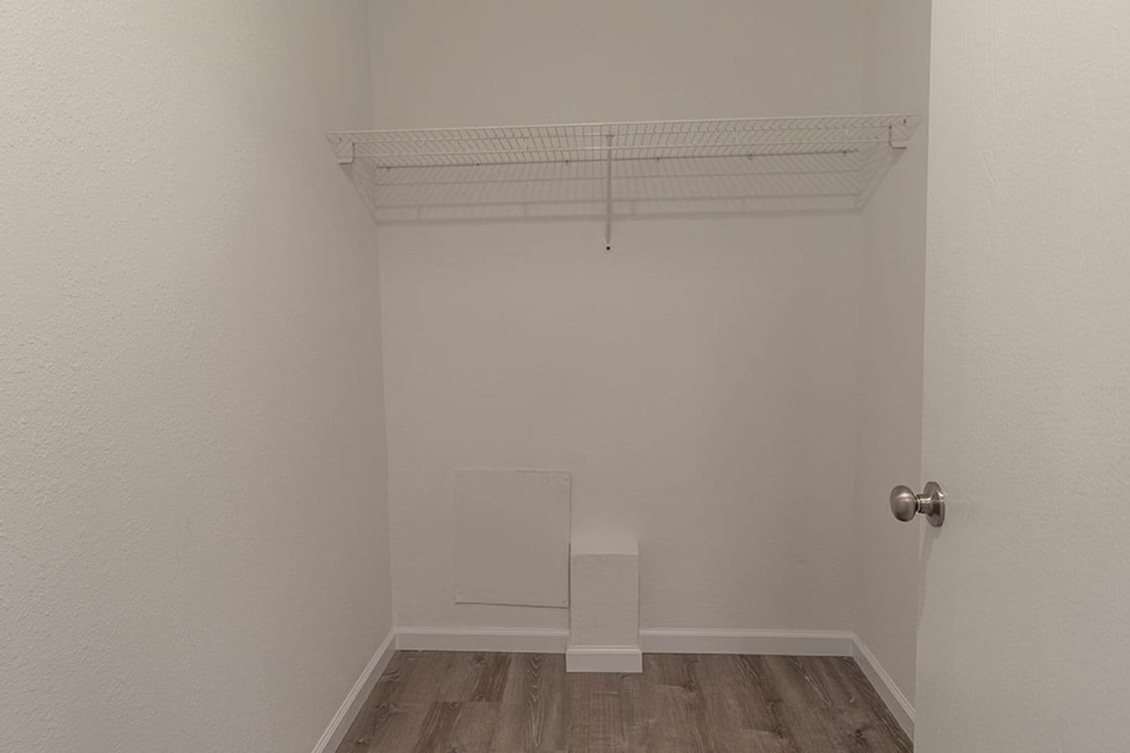 Columbia Apartment: 3408 Balboa Ln #31