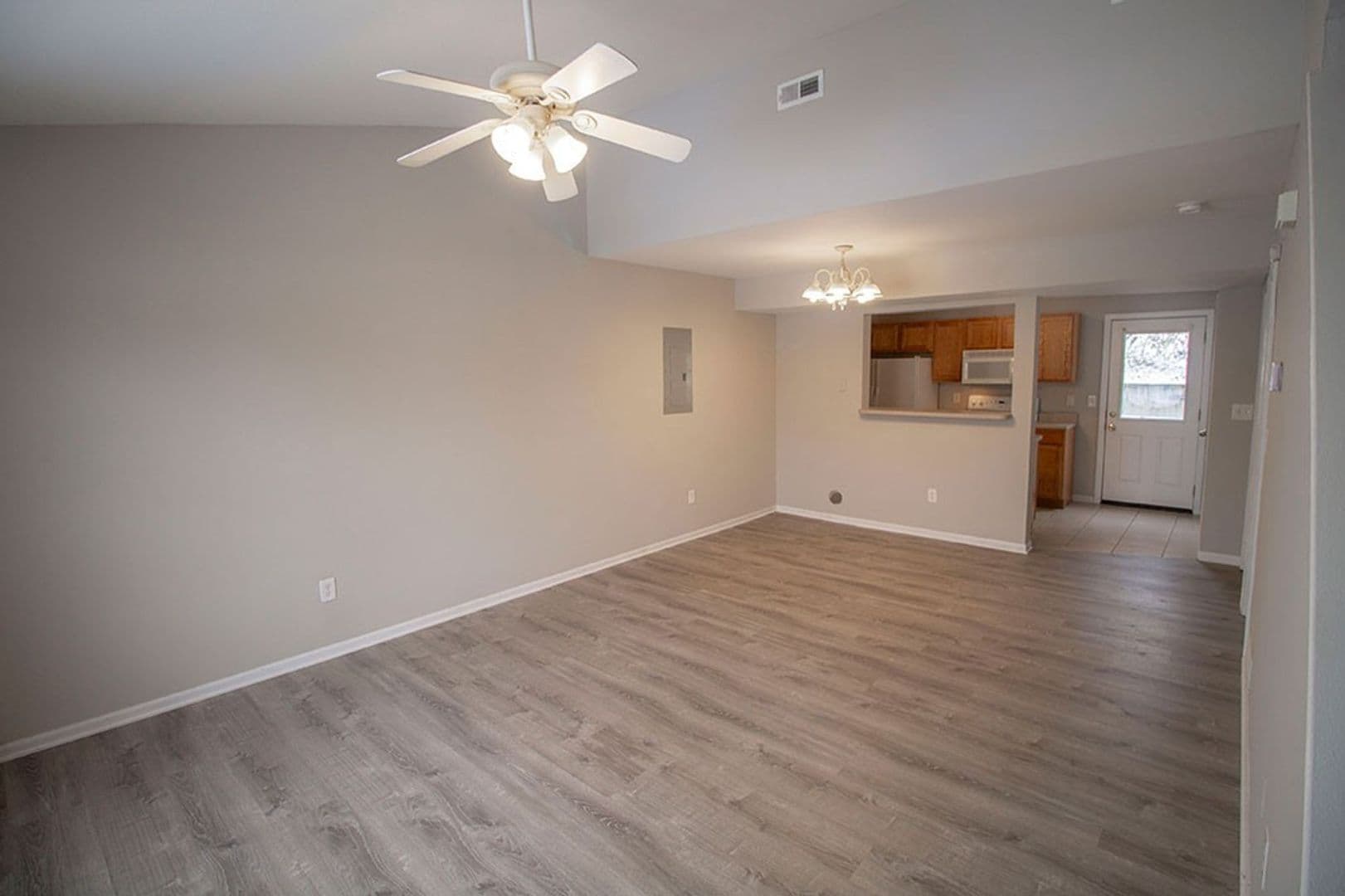 Columbia House: 1413 Greensboro Dr
