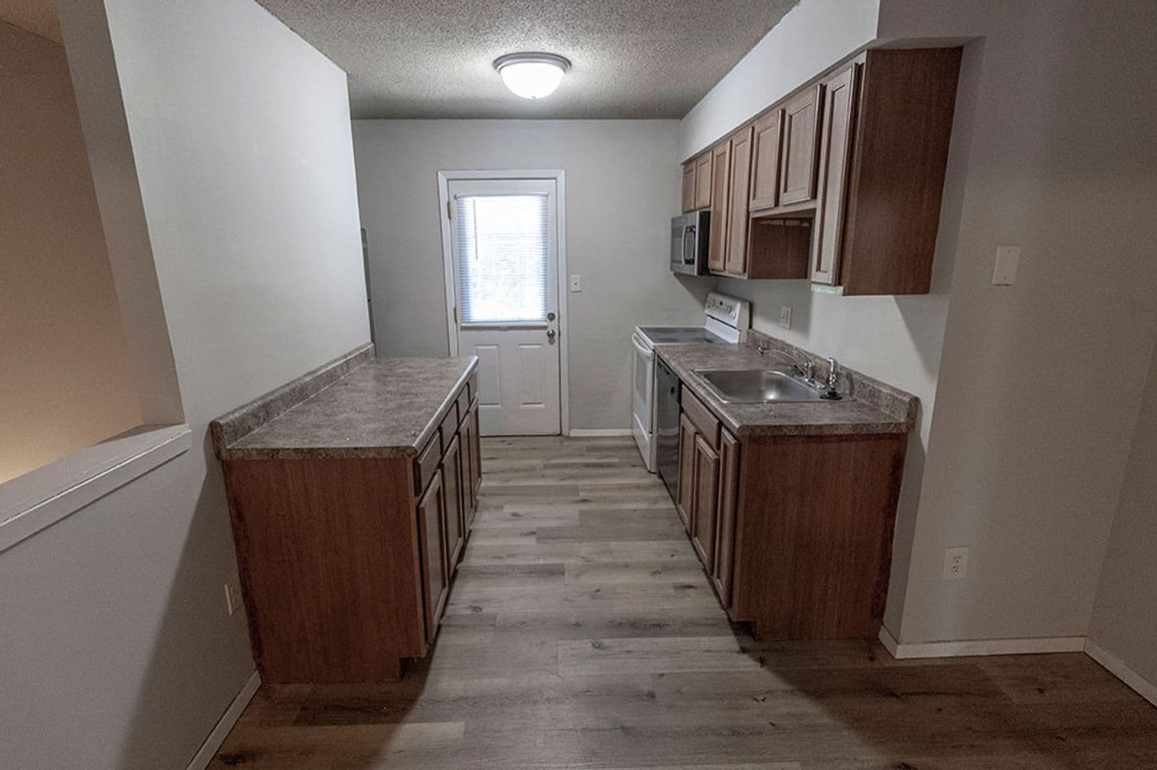 Columbia House: 216 Wheaton Ct