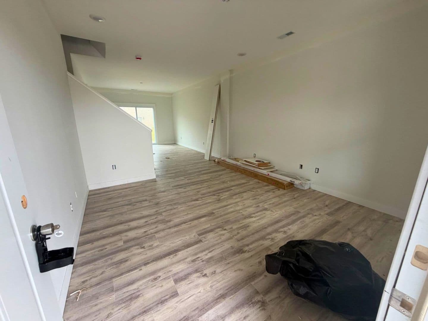 Columbia House: 5000 Derby Ridge Dr - 503