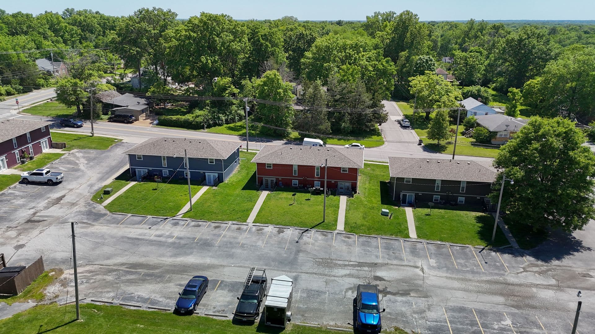Columbia House: 1013 W Ash St
