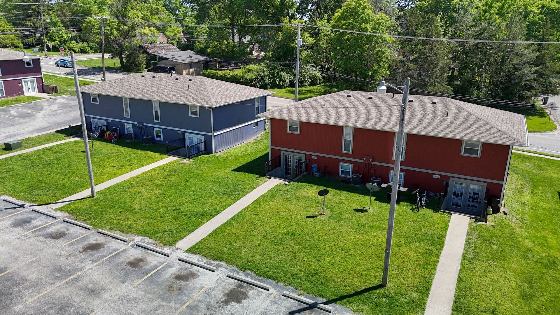 Columbia House: 1005 W Ash St