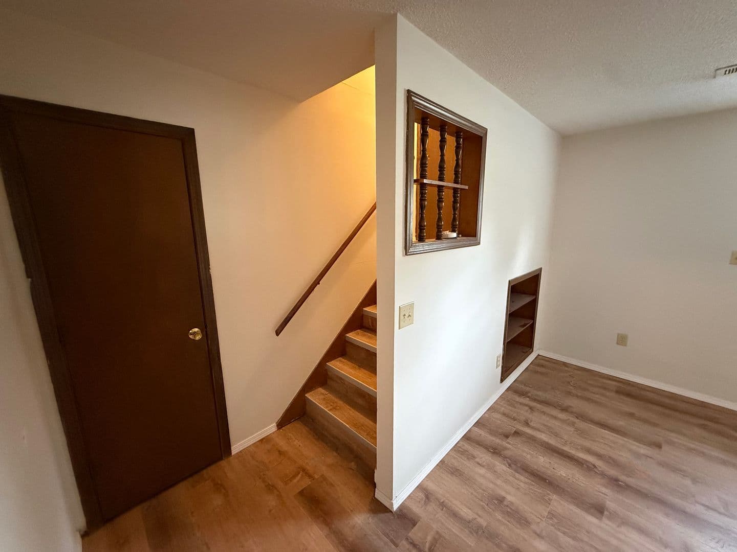 Columbia Apartment: 420 N East Park Ln