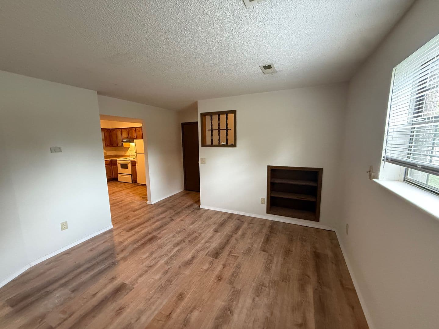 Columbia Apartment: 420 N East Park Ln
