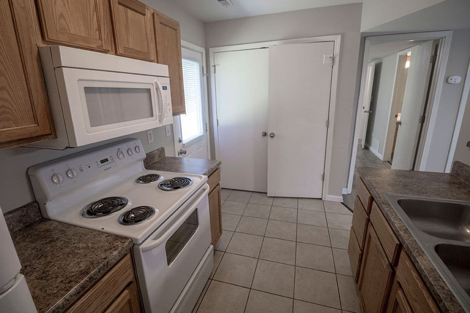 Columbia House: 1405 Greensboro Dr