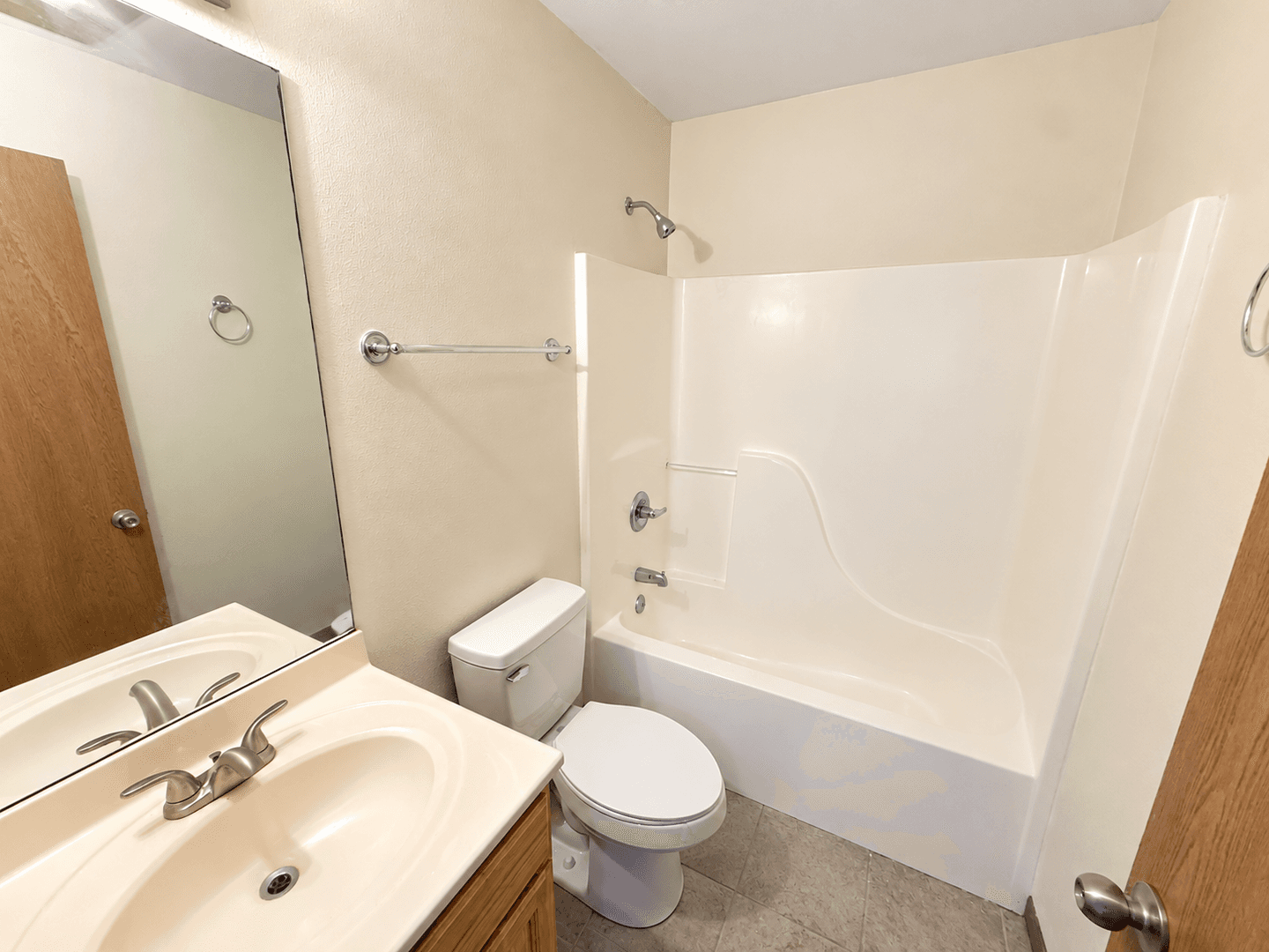 Columbia House: 2119 Ballenger Ln