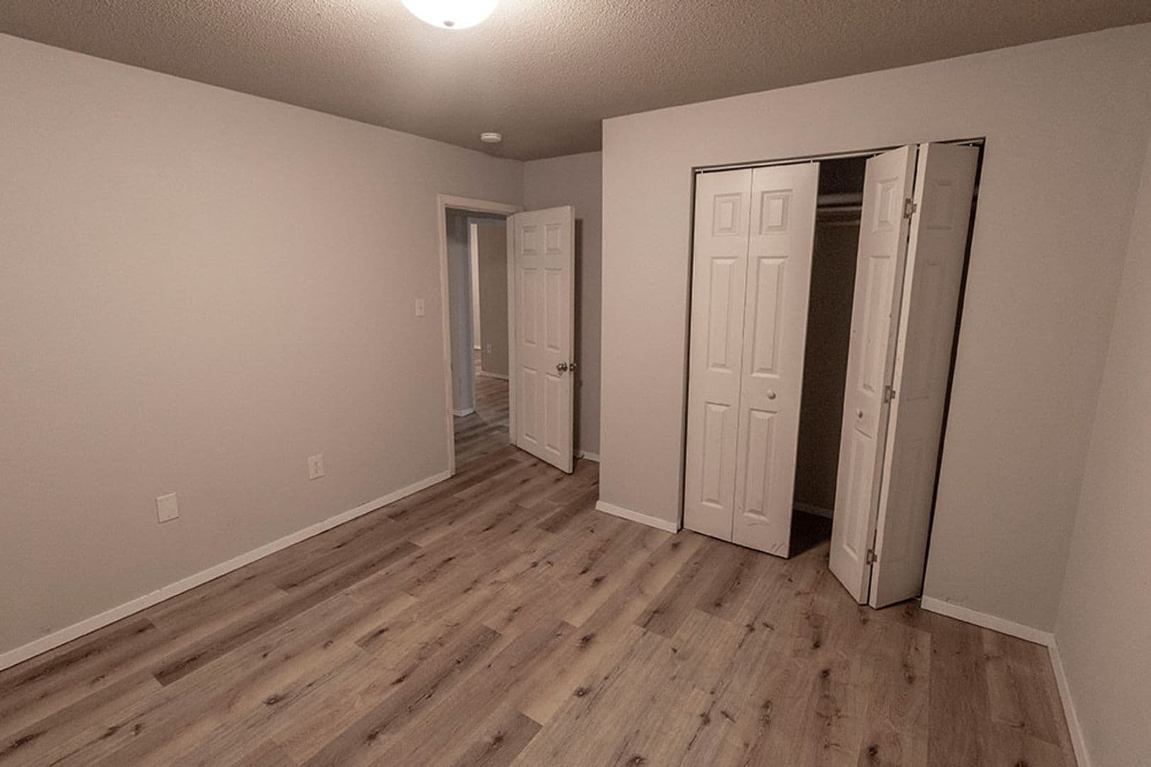 Columbia House: 216 Wheaton Ct