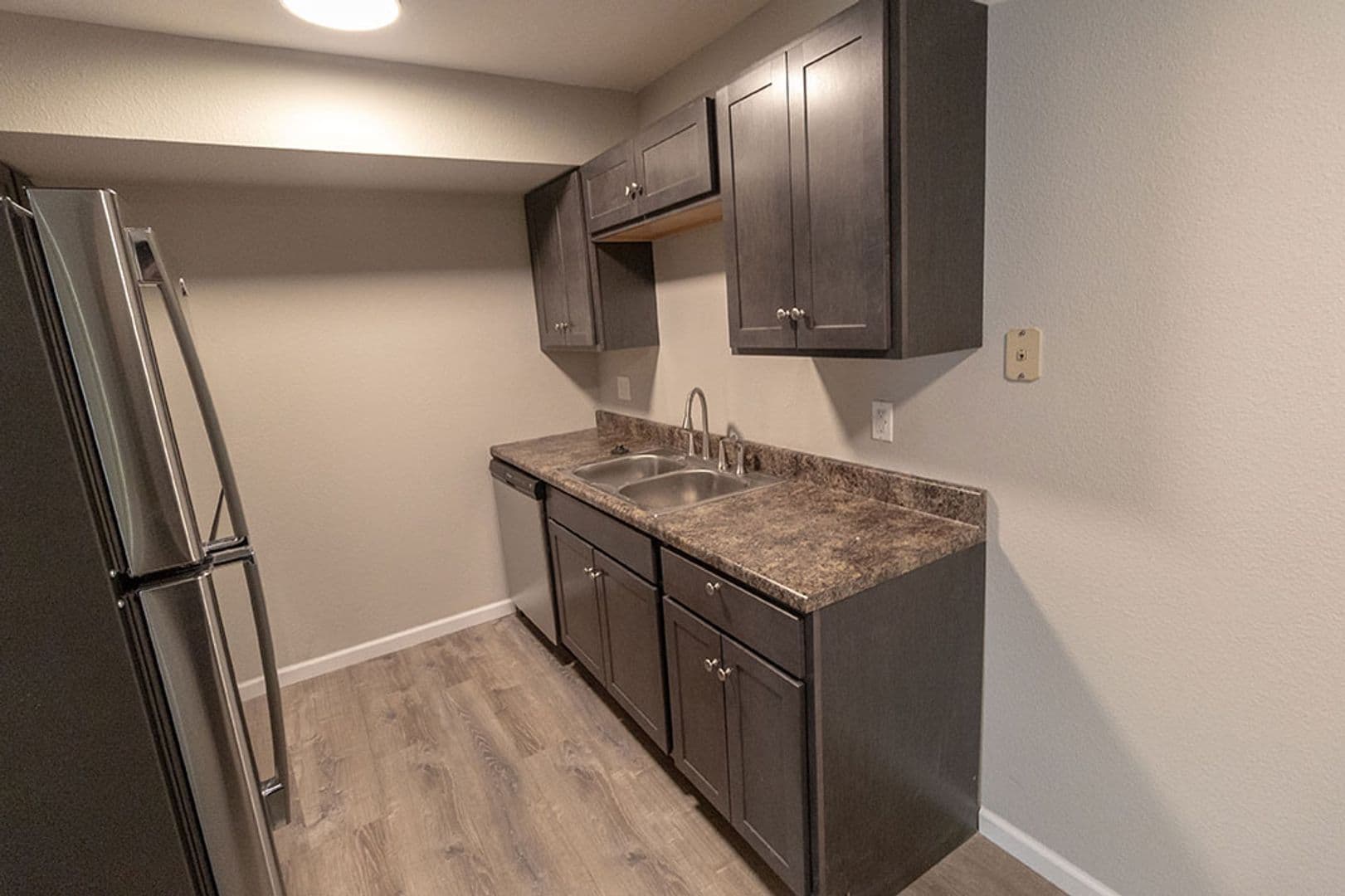 Columbia House: 3408 Balboa Ln #43