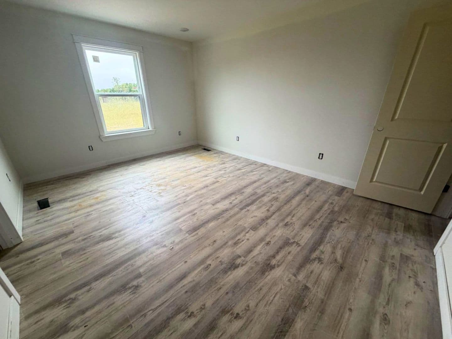 Columbia House: 5000 Derby Ridge Dr - 503