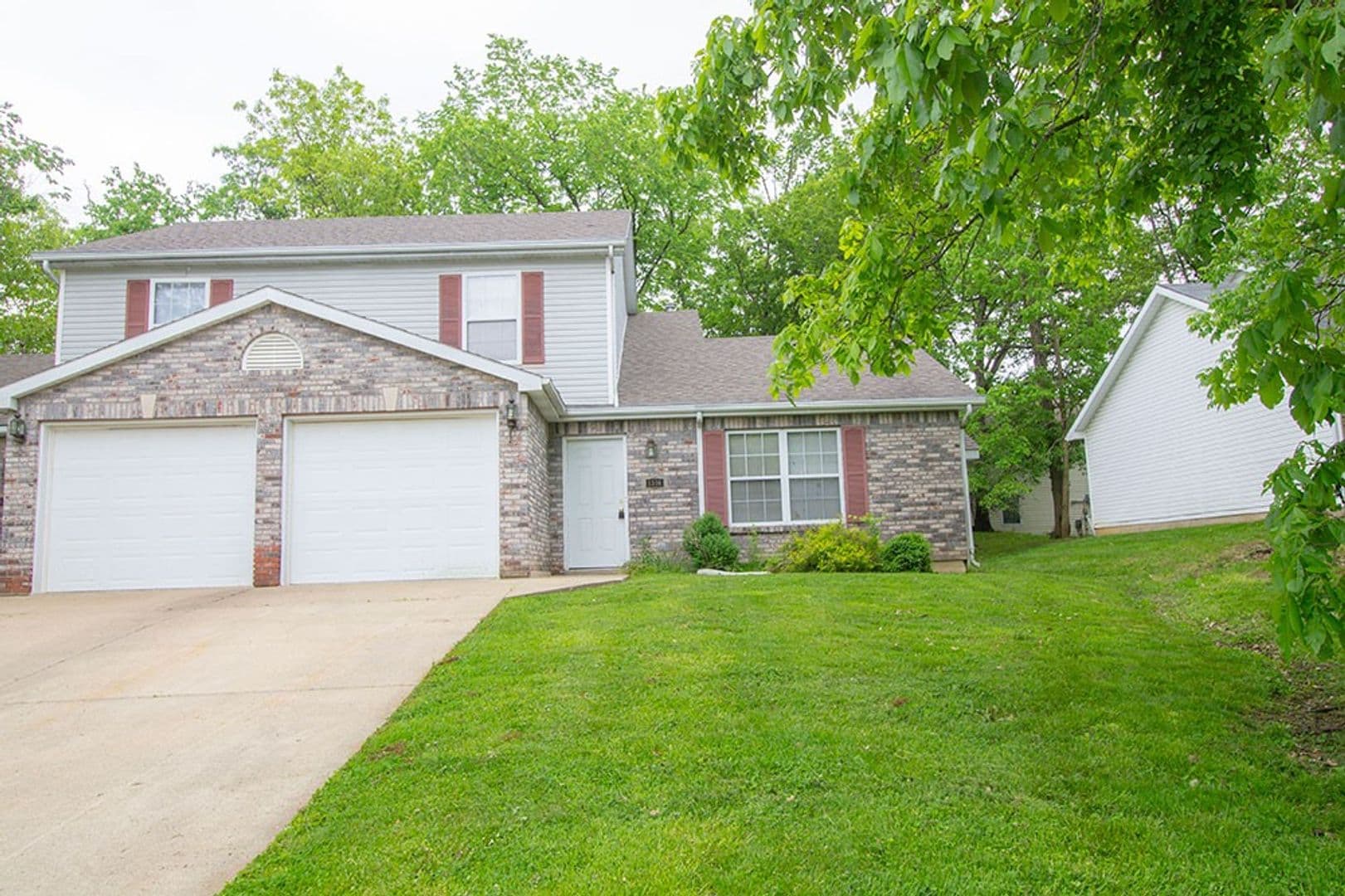 Columbia Apartment: 1316 Valley Creek
