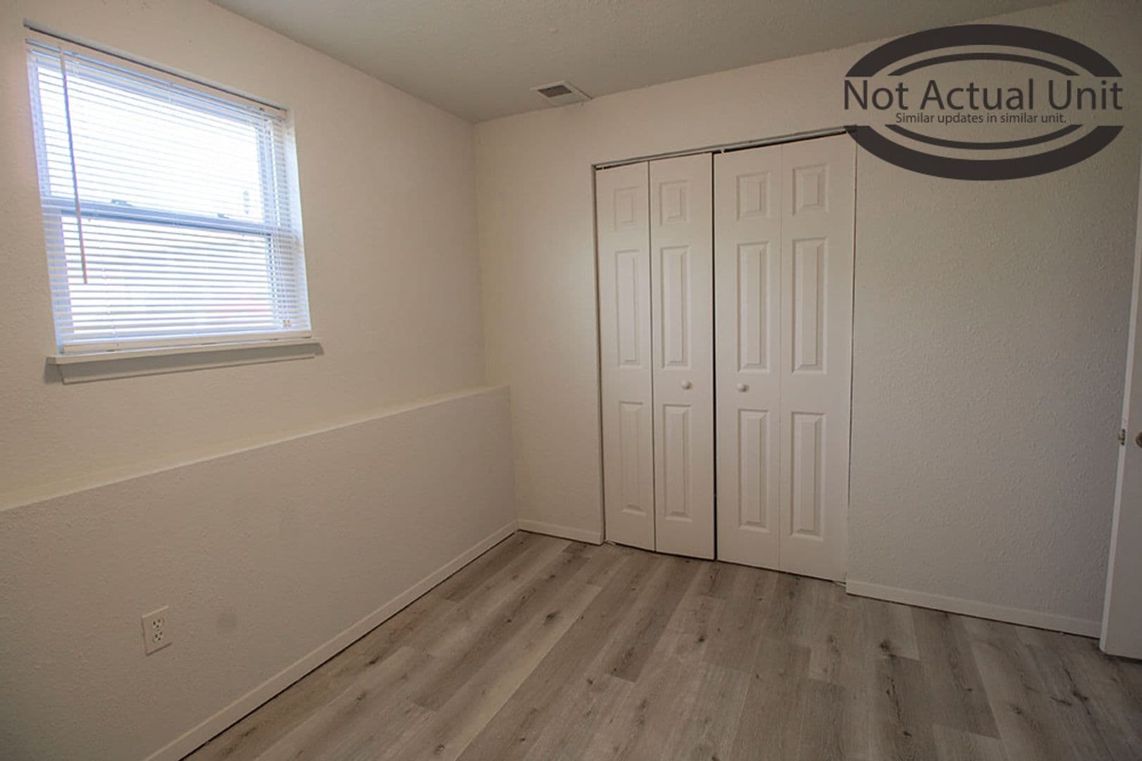 Columbia House: 1013 W Ash St