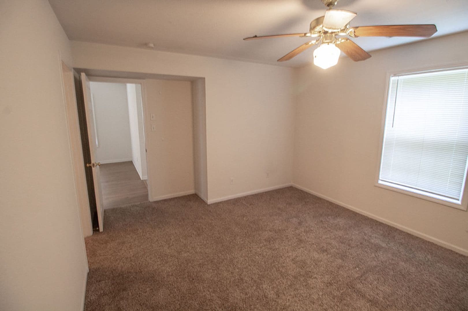 Columbia Apartment: 5200-5202 Tessa Way