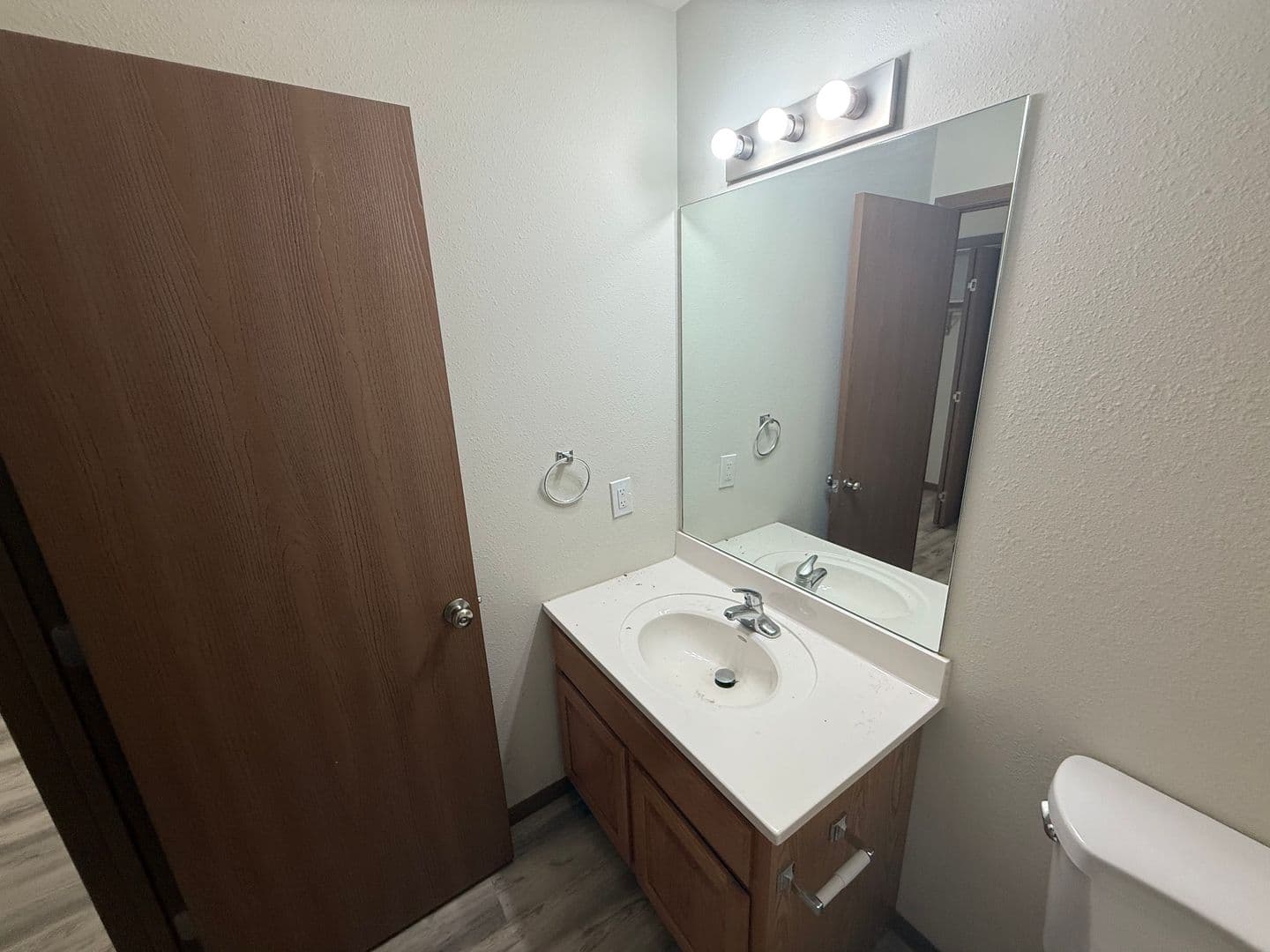 Columbia House: 5000 Derby Ridge Dr - 208