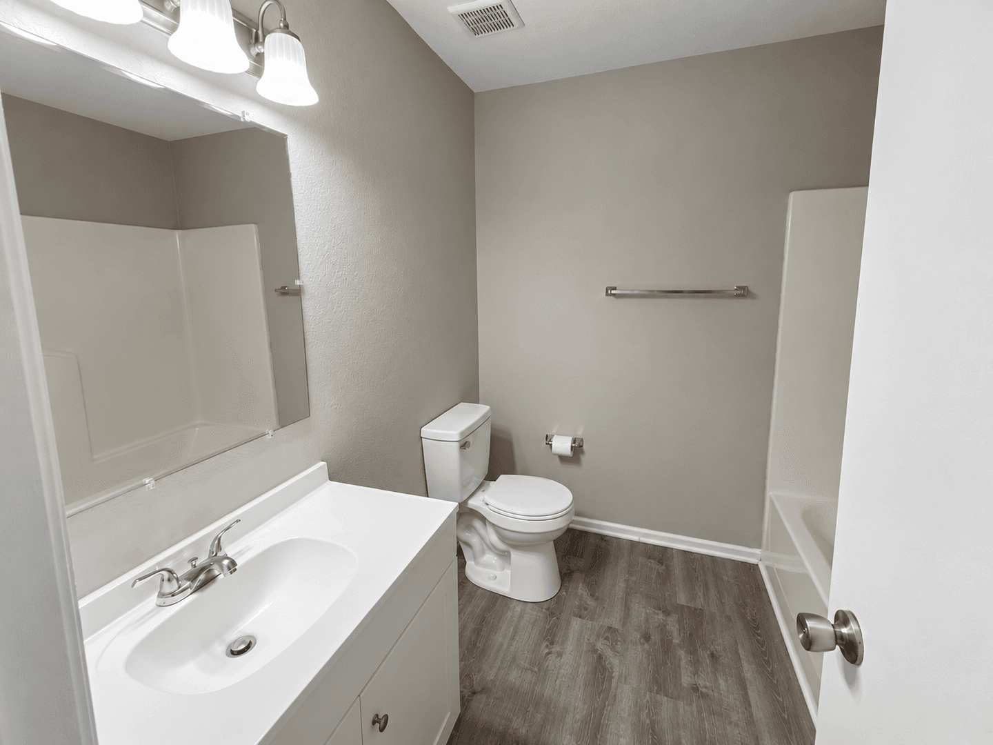 Columbia House: 1421 Risen Star Ct