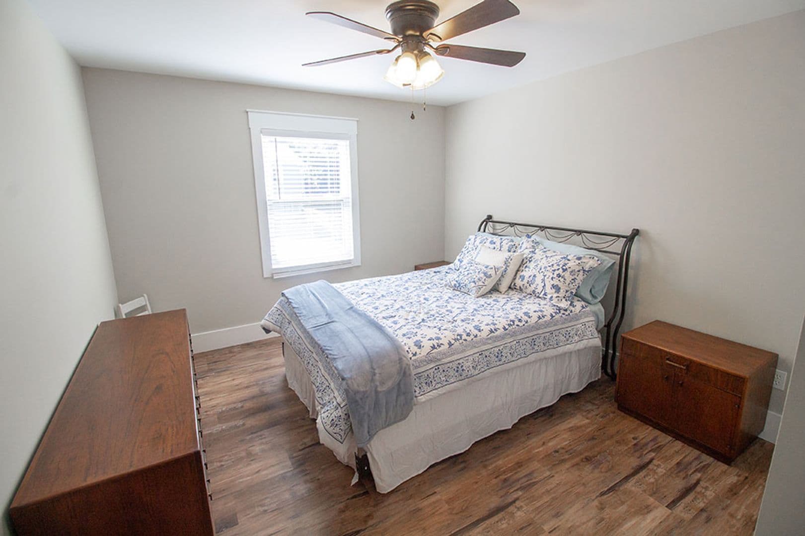 Columbia House: 3104 Oak Lawn Dr